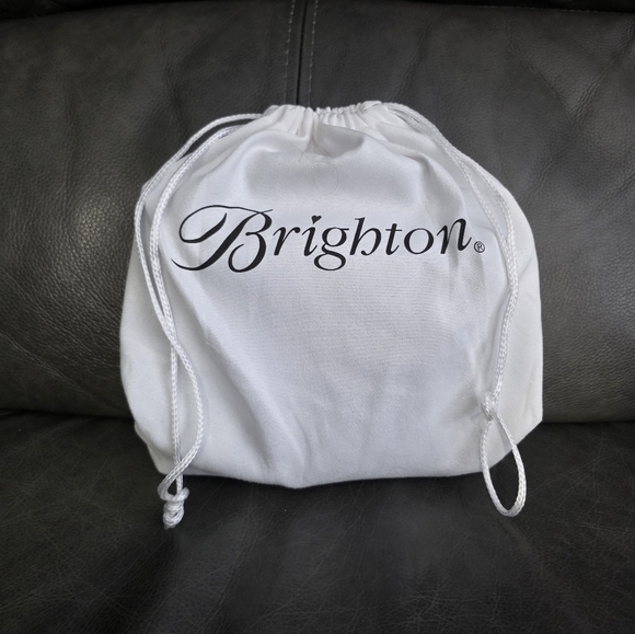 Brighton White Bag with Sleek Design